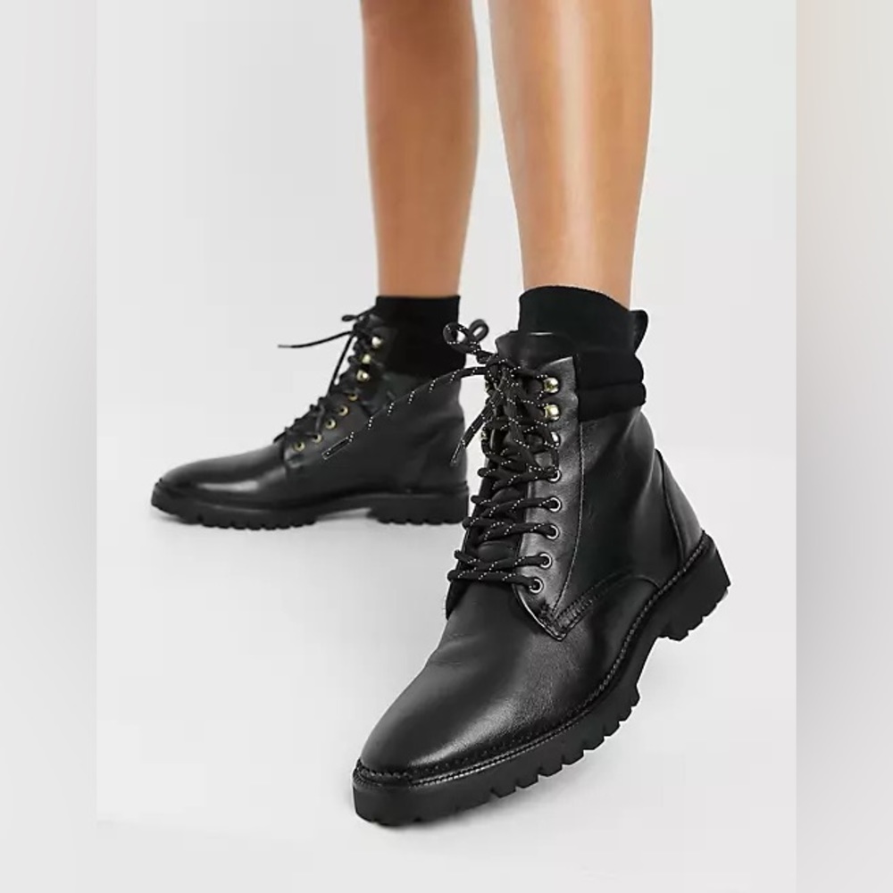 & Other Stories leather lace-up shearling lined boots size: 9
